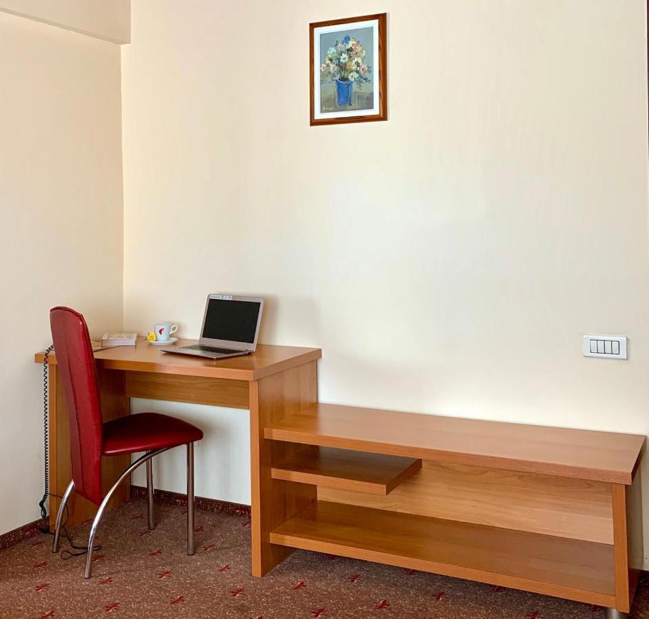 Hotel Victoria Cluj-Napoca Esterno foto