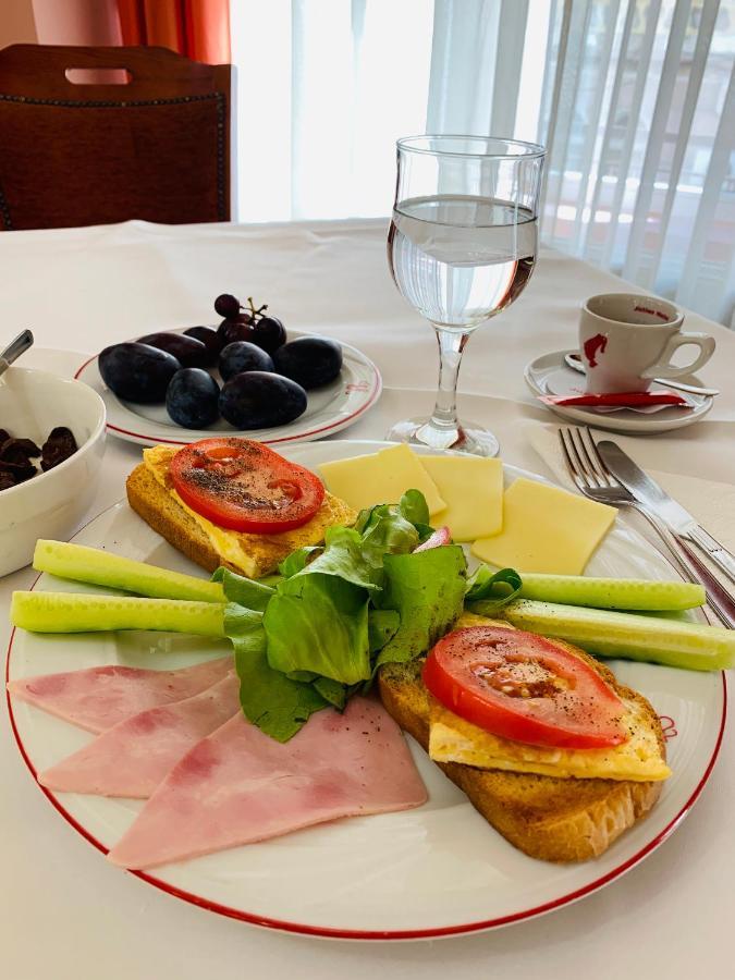 Hotel Victoria Cluj-Napoca Esterno foto