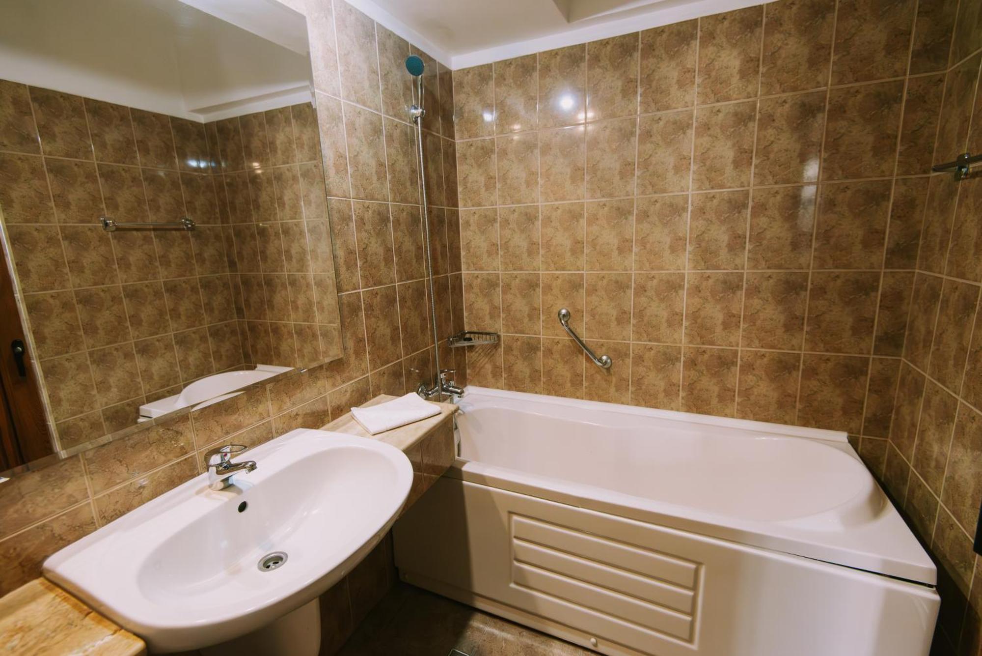 Hotel Victoria Cluj-Napoca Esterno foto